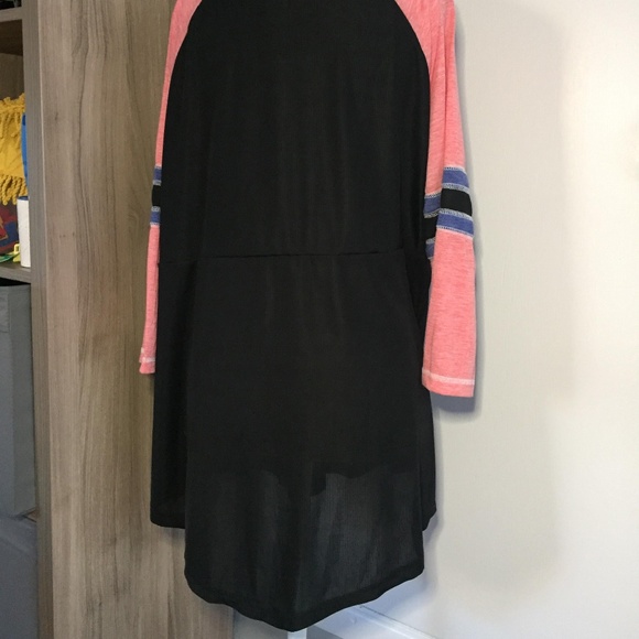 Babydoll Bust Detail Baseball Sleeve - Picture 4 of 7